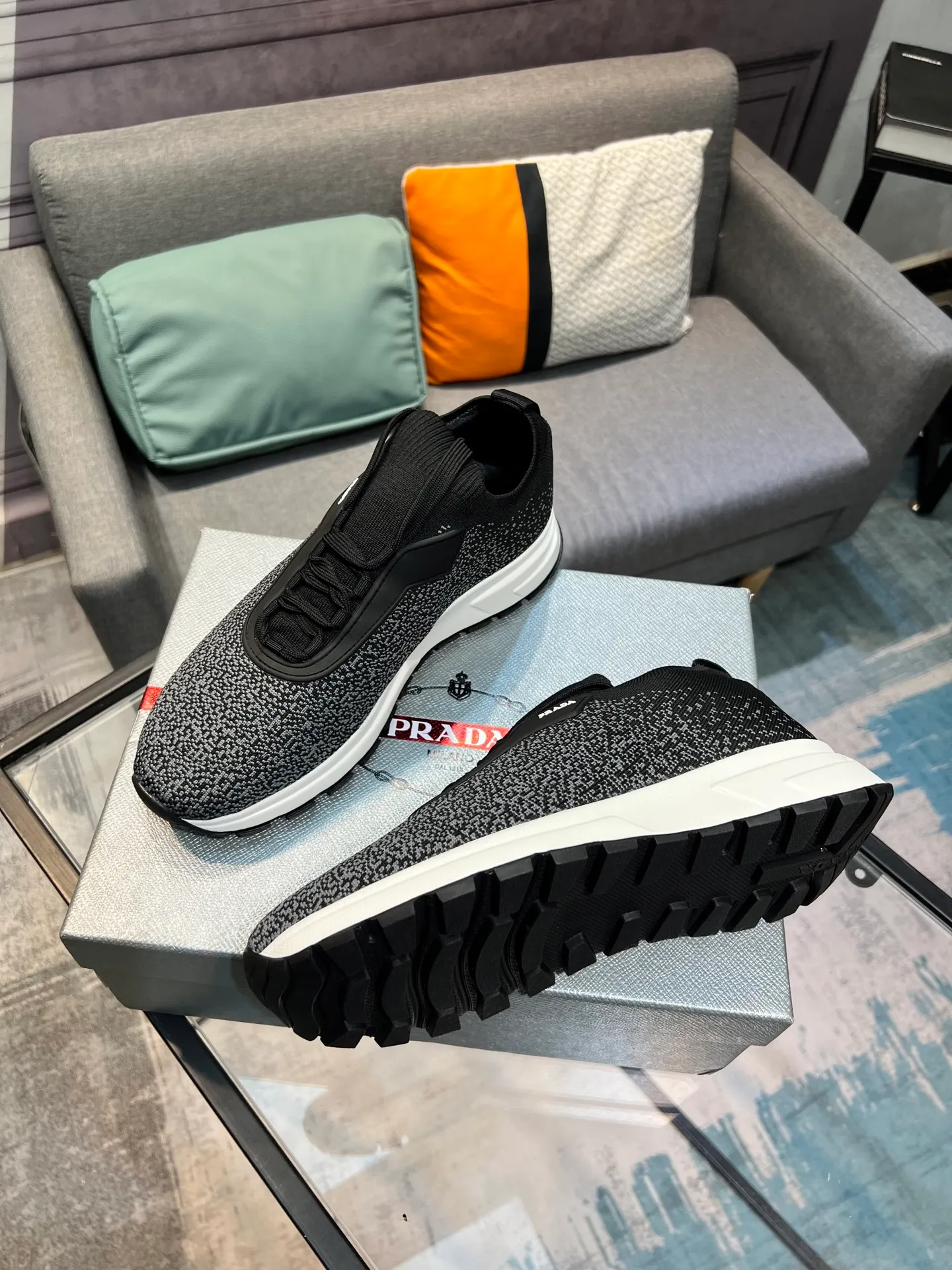 Men's shoes 💰500 PRADA "Prada" casual shoes Regular size: 38-44 (45 can be customized) Product material: Selected cowhide with fly weave material, genuine leather lining, original outsole